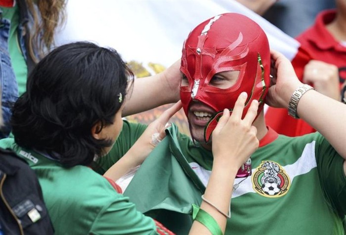 Kiểu mặt nạ giành cho các đô vật chuyên nghiệp của một fan Mexico.